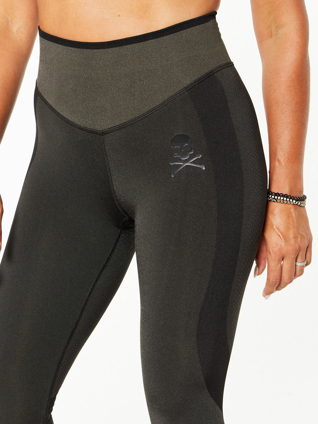 Seamless Mesh Train Tight 25in