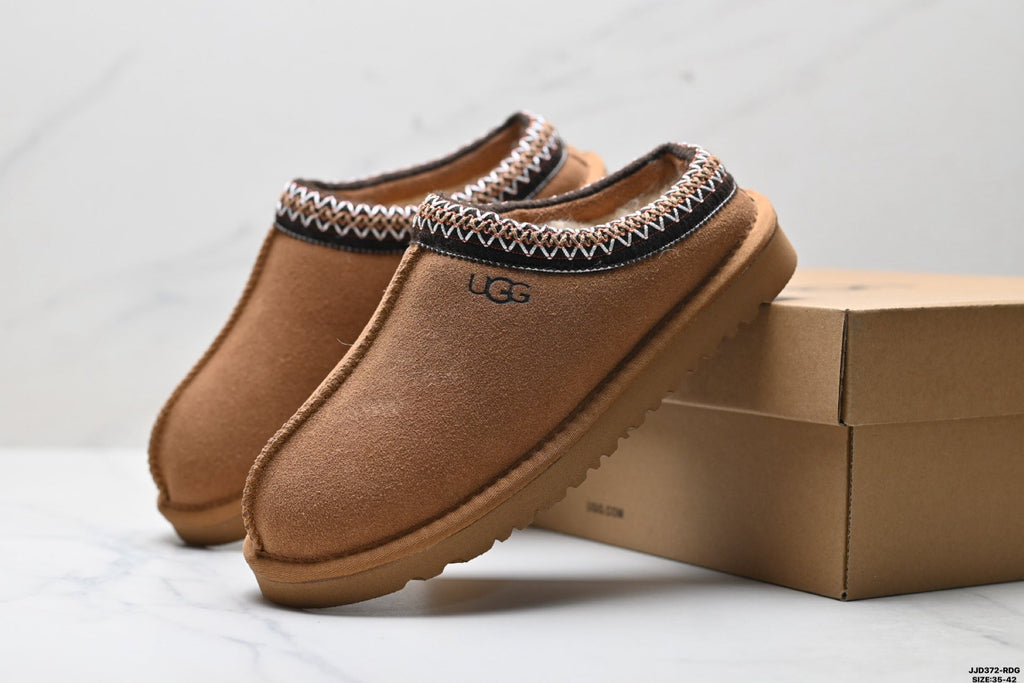UGG Tazz Snow Boots