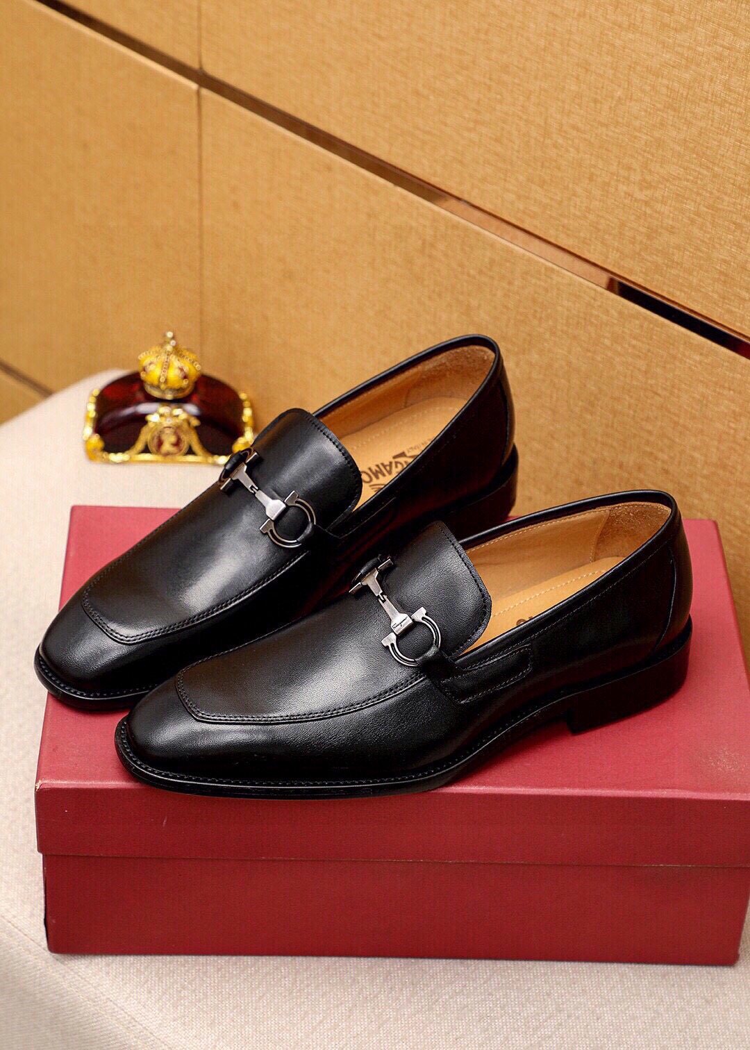 Ferragamo Black Metal-Hardware Loafers - Polished Metal Vamp Hardware
