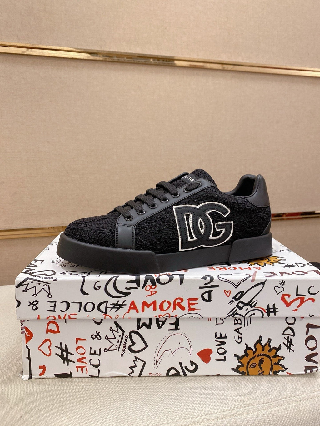 Dolce & Gabbana Men's Black Logo Low-Top Sneakers - Dark Rubber Sole