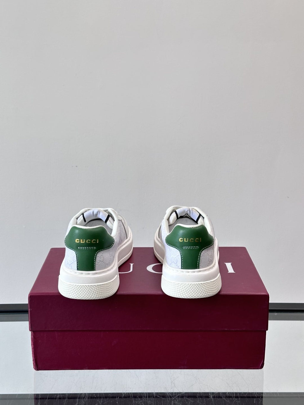 Gucci White and Green Low-Top Sneakers
