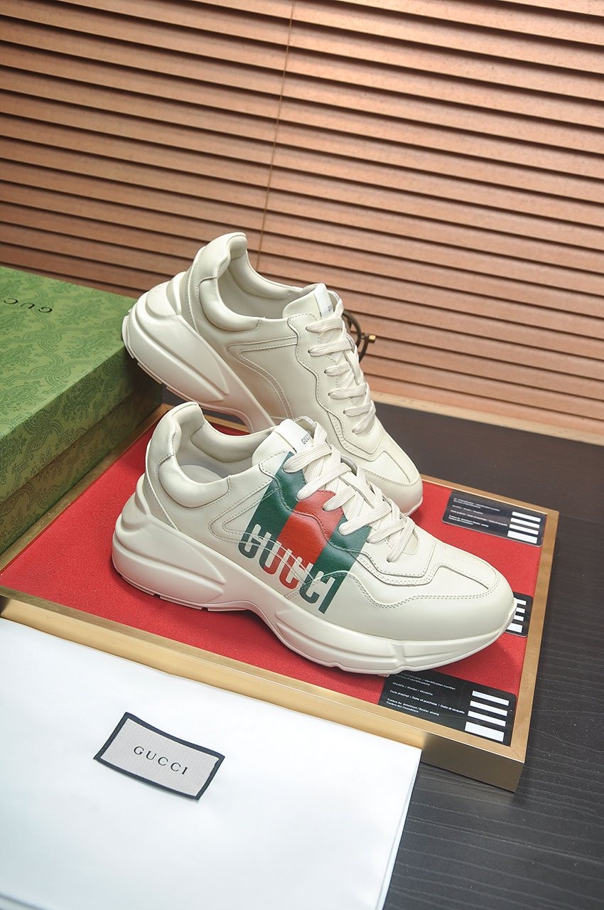 GUCCI Off-White Green and Red Chunky Sneakers