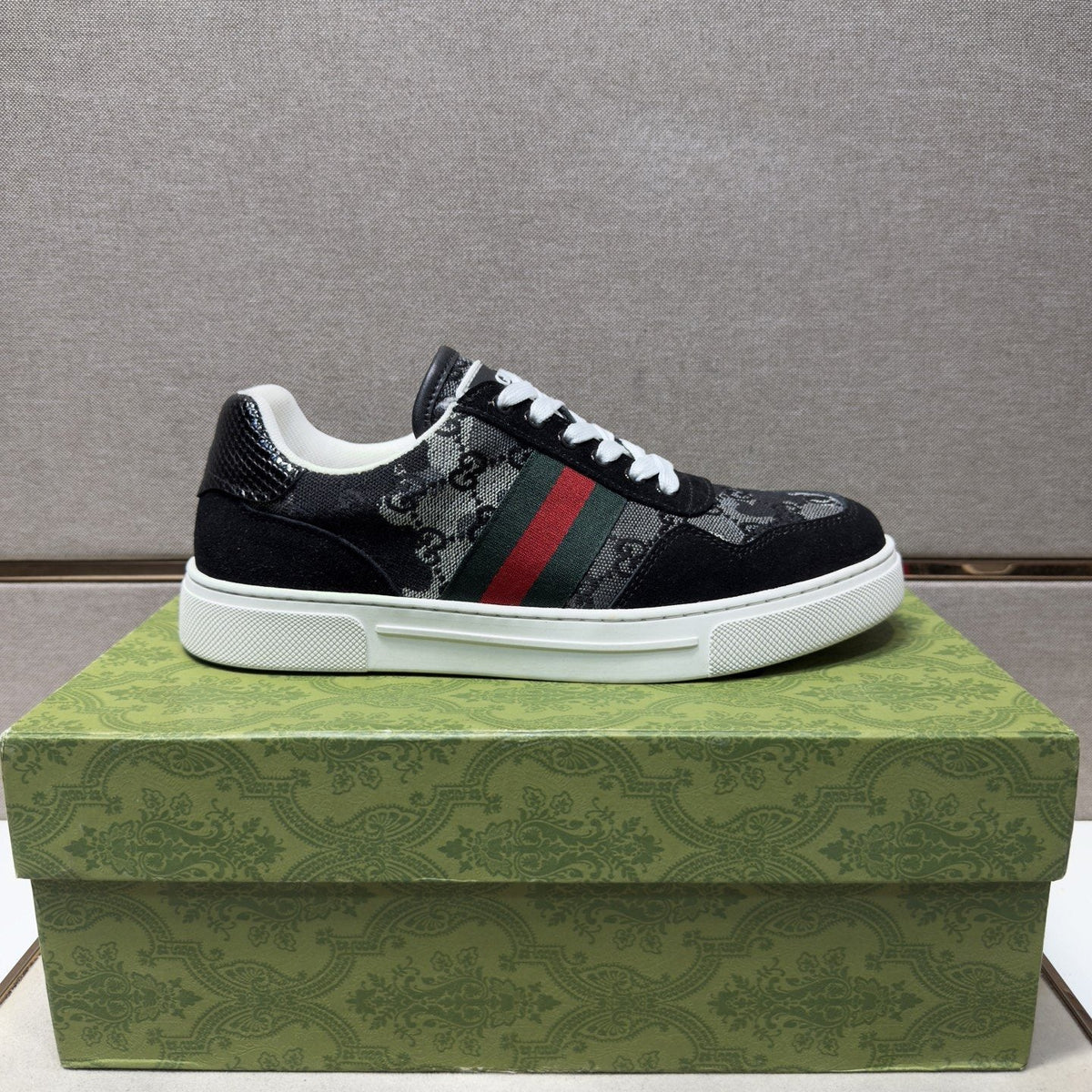 Gucci Men's Green-Red Stripe Sneakers