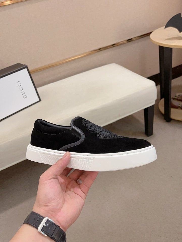 Gucci Crest Slip-On Shoes