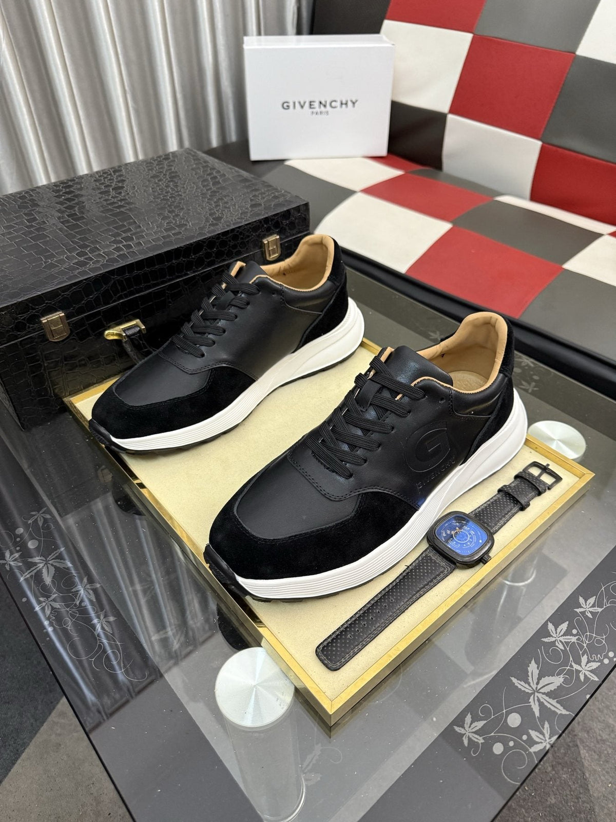 Givenchy Panel Low-Top Sneakers