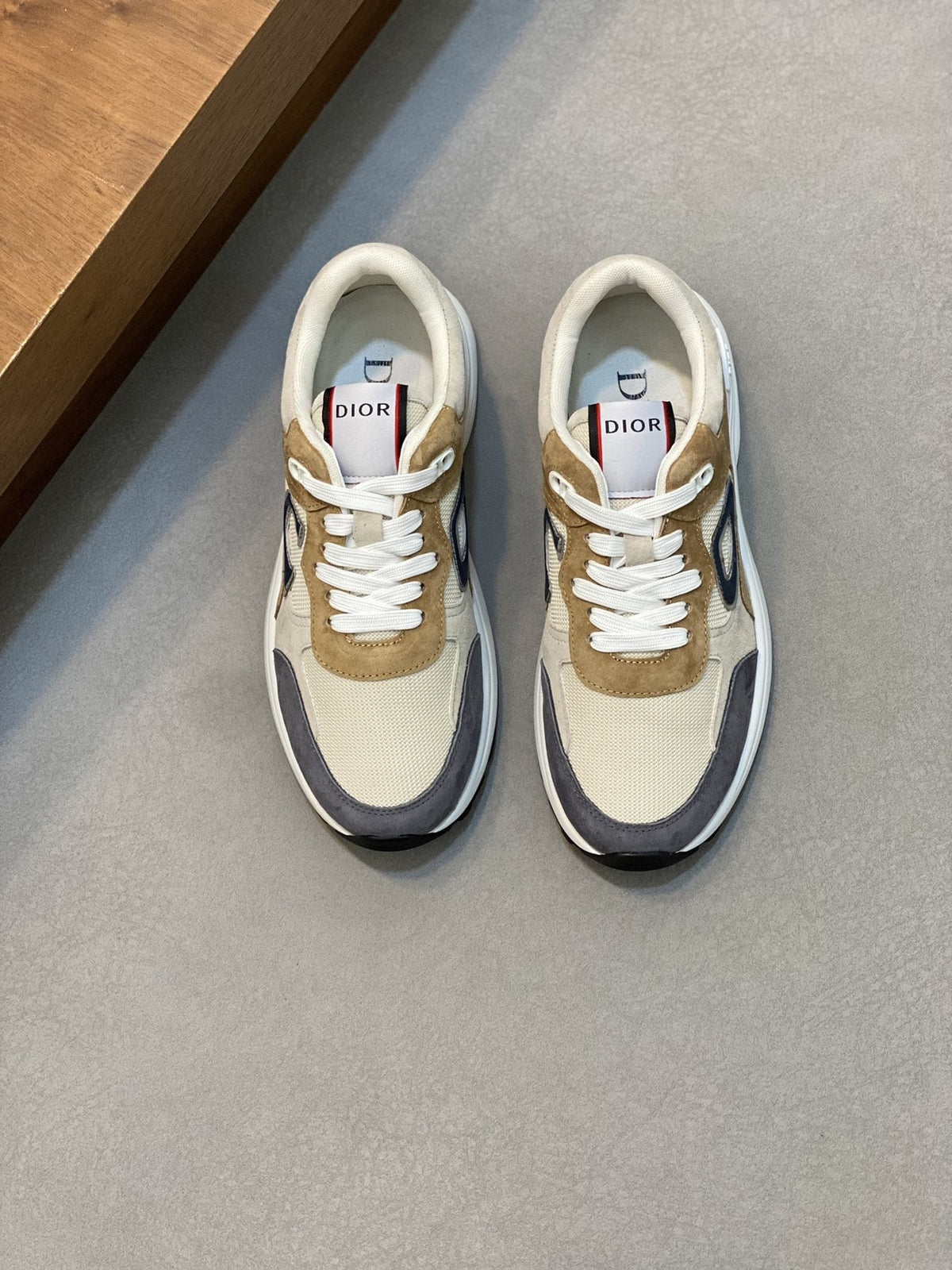 Dior Blue Accent Low-Top Sneakers